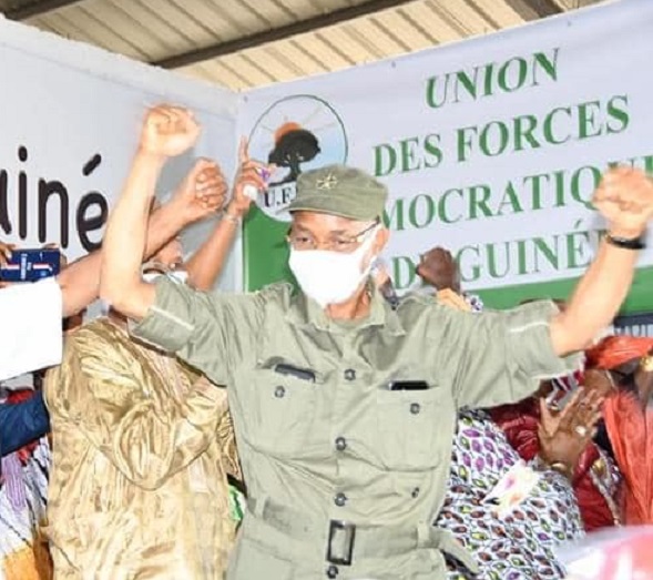 Cellou Dalein Diallo au siège de son parti, l'Union des forces démocratiques de Guinée (UFDG)