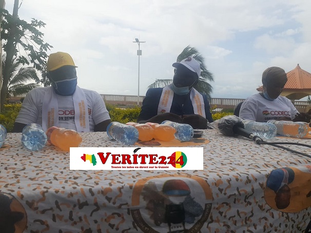 Des membres de la Coalition des Jeunes Leaders pour le Développement (COJELED)