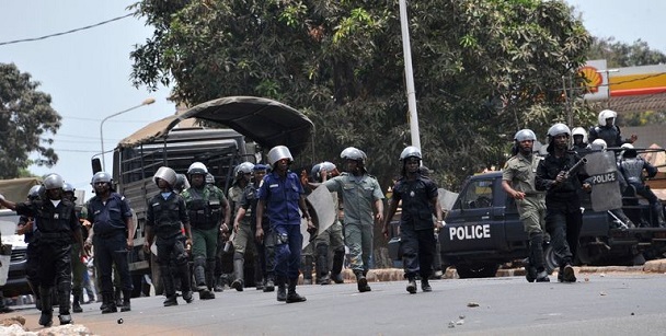 Des policiers et gendarmes lors d'une manifestation des jeunes (photo d'illustration)