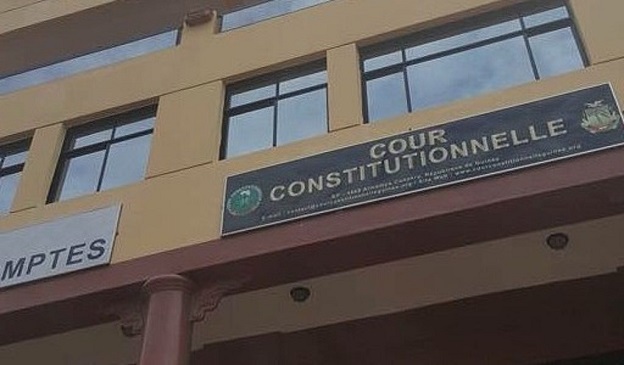 A l'entrée de la Cour constitutionnelle
