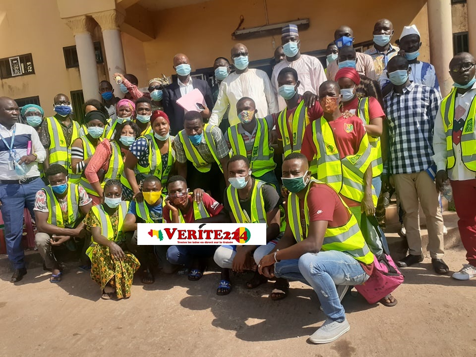 Lors du lancement du projet d’appui aux infrastructures sociales de la paix