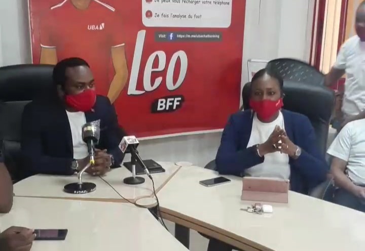 Tony Odeigah, Directeur général de UBA Guinée avec Madame Diallo Fanta Kaba, chargée de communication et du marketing