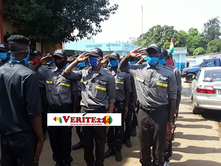 Des agents de la police communale