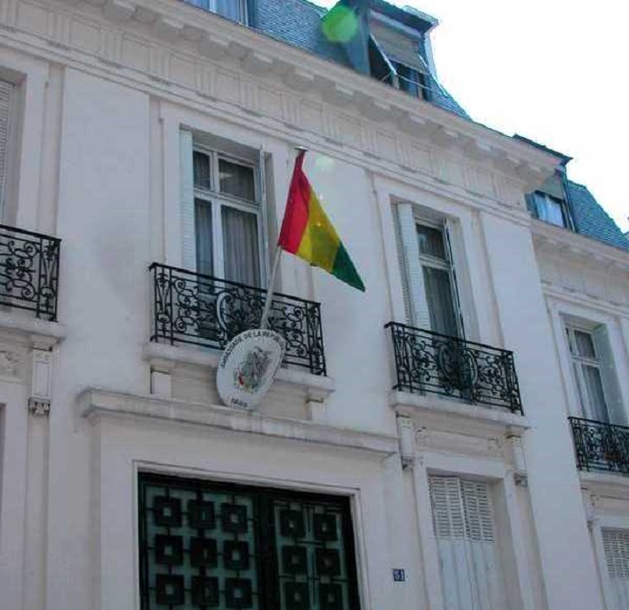 A l'entrée de l'ambassade de Guinée à Bruxelles