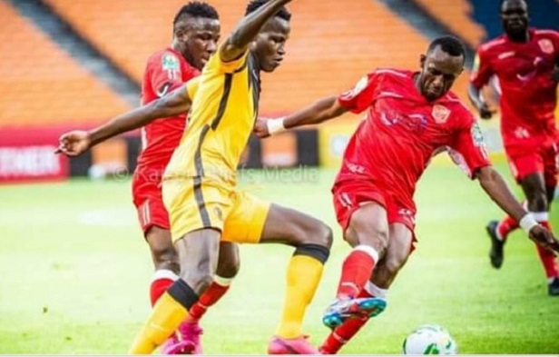 Des joueurs de Horoya AC lors d'un match contre Kazer Chiefs, un club sud-africain