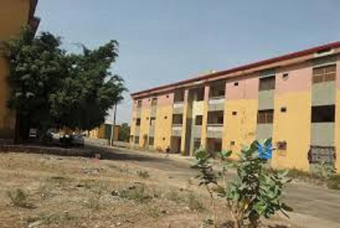 Un bâtiment inachevé au Camp Alpha Yaya Diallo