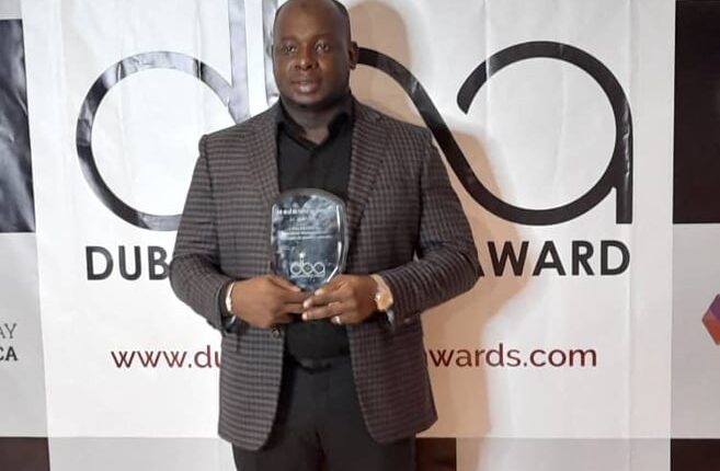 Bakary DIABY PDG de SOGUIBEC rafle le prix du Meilleur Entrepreneur promoteur en Afrique de l'Ouest