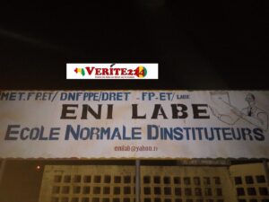 La plaque de l'école nationale d'instituteurs de Labé