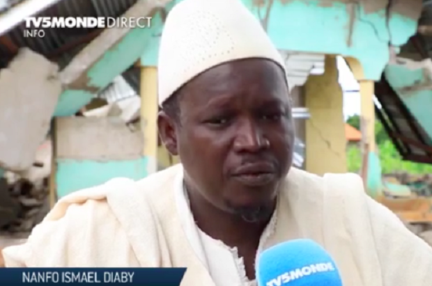 Ismaël Nanfo Diaby, l'imam qui fait sa prière en maninka