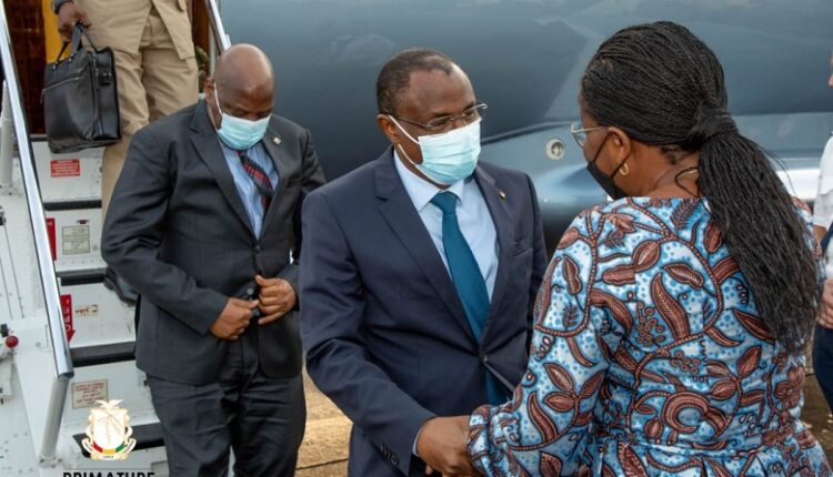 Mohamed Béavogui à sa descente d'avion dans la capitale togolaise