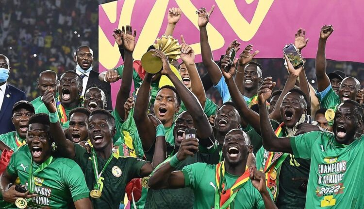 Des joueurs de l'équipe du Sénégal après leur sacre contre l'Egypte à l'issue de la finale de la CAN 2022