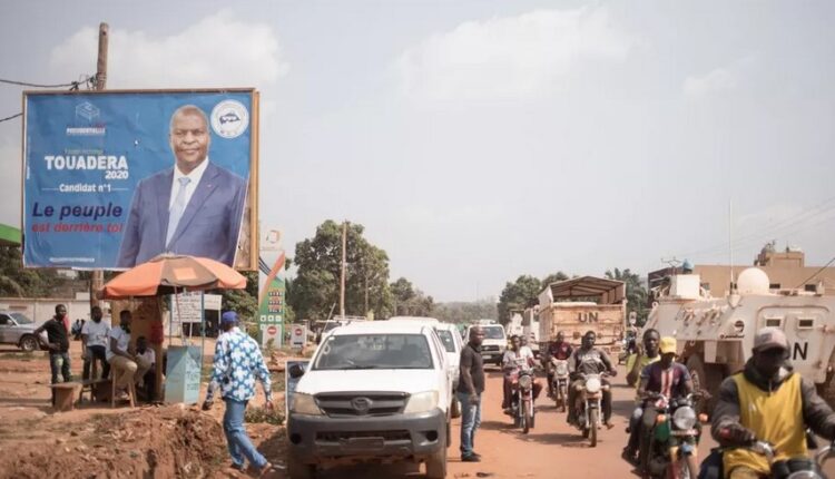 Une affiche électorale du président Faustin-Archange Touadéra