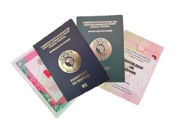 Des specimen des passeports guinéens