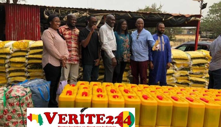 Les Guinéens établis à l'étranger font un don aux sinistrés de Kaloum