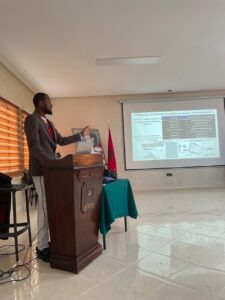 Dr. Ibrahima Diogo Diallo lors de la présentation de sa thèse doctorale