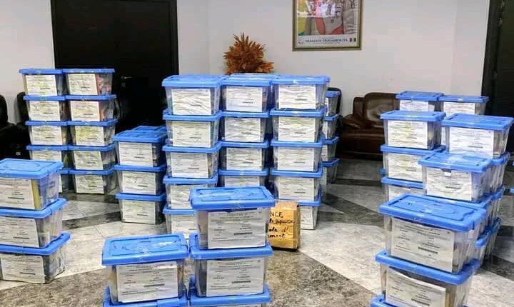 Des kits électoraux en Guinée