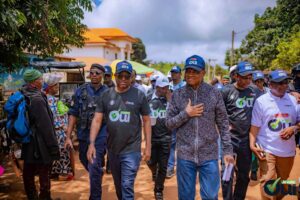 Le Ministre Alpha Bacar Barry et Ministre Bachir Diallo