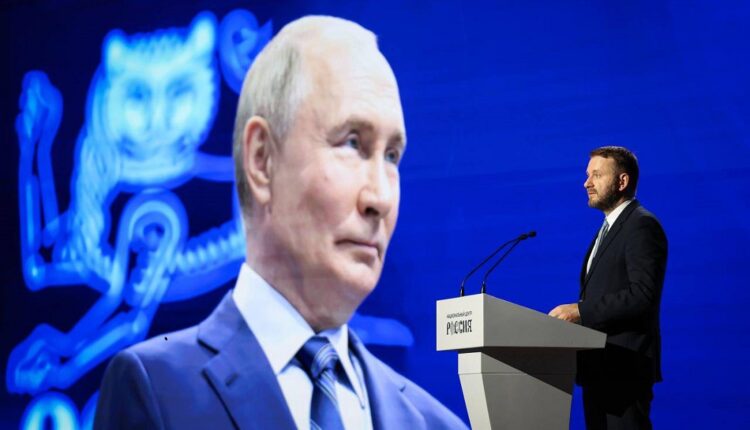 Lors de l'ouverture du SymposiumMaxim Oreshkin, vice-président du comité d'organisation du Centre national « Russie »,